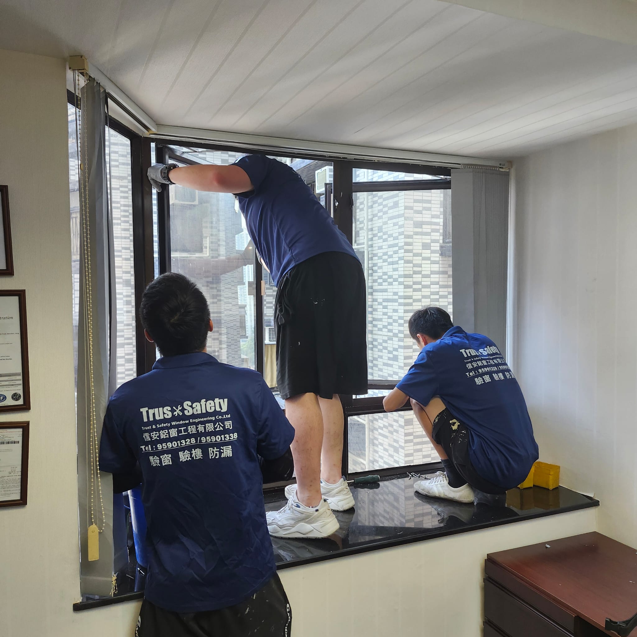 香港仔利群商業大廈 辦公室鋁窗